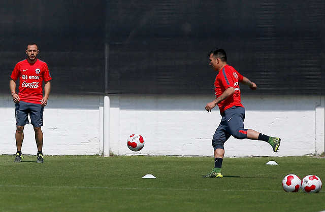 Gary Medel se vería cada vez más lejos del Inter de Milán