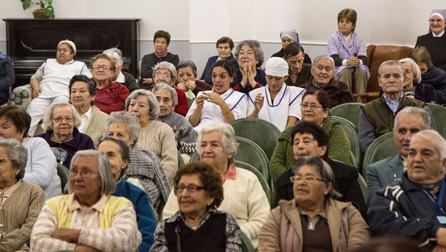 OMS asegura que Chile tiene la mayor esperanza de vida de América Latina