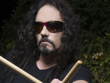 Ex baterista de Megadeth, Nick Menza, sufre muerte fulminante en pleno show