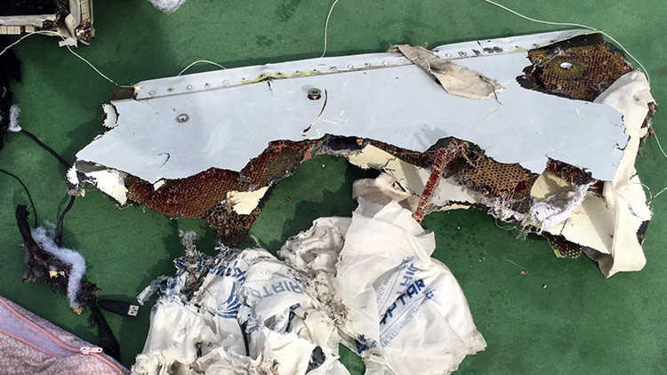 Egipto: Confirman que hubo una explosión a bordo del A320 de EgyptAir