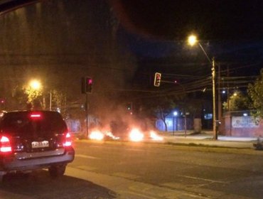 Desconocidos levantan barricadas en Santiago