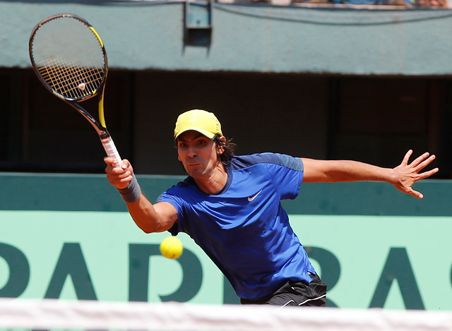 Tenis-Roland Garros: Julio Peralta superó con éxito el estreno en el dobles