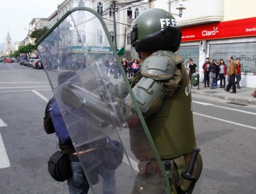 Carabinero agrede a Gráfico en Valparaíso