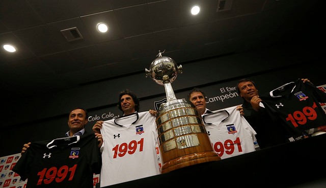 Colo Colo presentó camiseta conmemorativa por la Libertadores de 1991