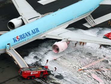 Espectacular evacuación de un Boeing 777 de Korean Air por un incendio