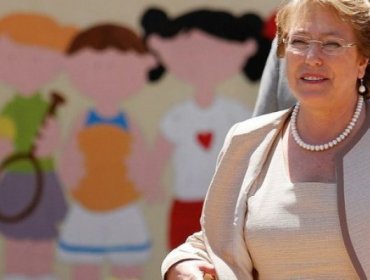 Presidenta Bachelet condena violencia de género en encuentro con mujeres en Coyhaique