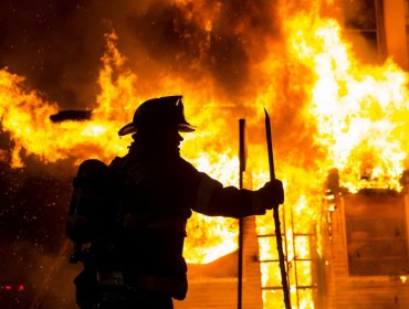 Hombre sufre graves quemaduras en su cuerpo tras tratar de evitar incendio en su casa