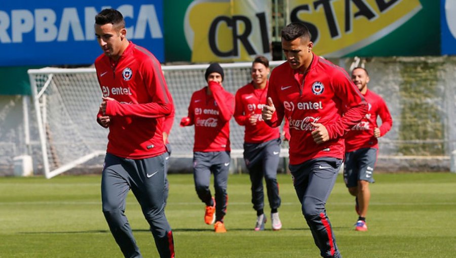 Copa América Centenario: La 'Roja' arribó a EE.UU. a una semana del estreno