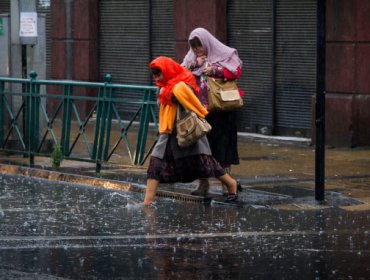 ¡Se viene!: 60 mm se esperan para Santiago