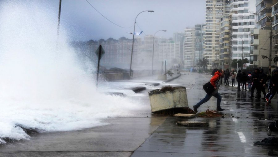 Armada alerta sobre fuerte viento y marejadas en las costas del litoral