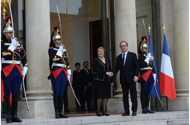 Presidente Hollande destacó las reformas implementadas por el Gobierno