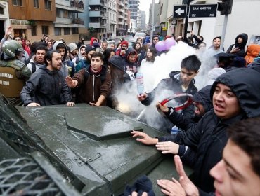 Incidentes entre estudiantes de la UNAB y FF.EE en marcha no autorizada