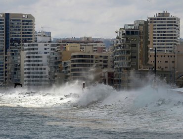 Olas de más de 4 metros de altura afectarán al litoral central