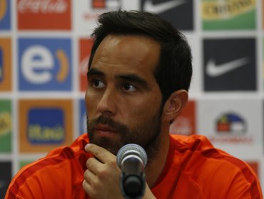 Claudio Bravo: "Esperamos sólo el primer partido. Pensamos en Argentina"