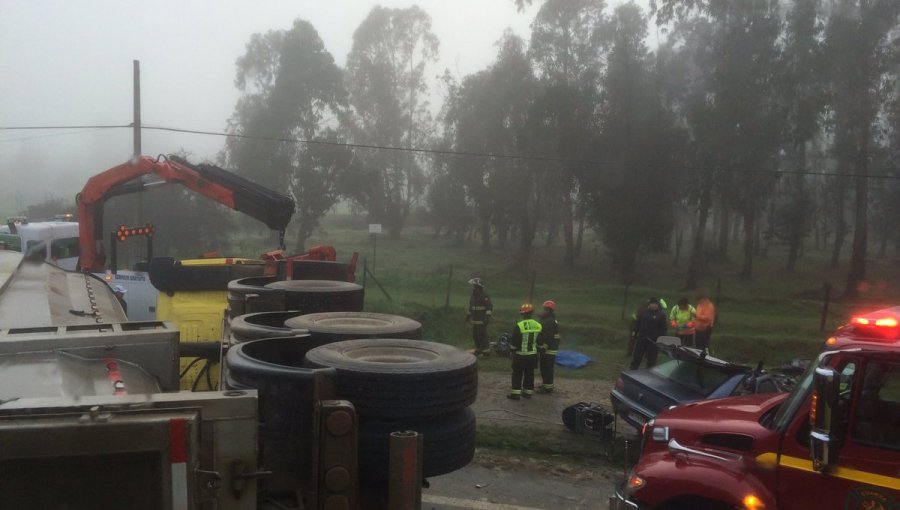 Accidente en Ruta 68: Camión y vehículo menor impactan de frente en Casablanca