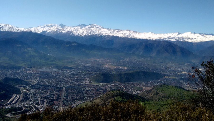 Rescatan a grupo de excursionistas extraviados en el Cerro Manquehue