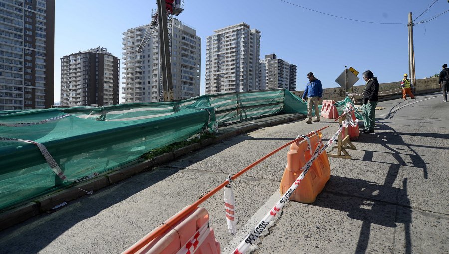 Inminente desplome de conocida calle de Viña del Mar por socavón