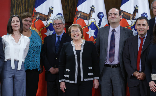 Proceso constituyente: Presidenta Bachelet se reúne con miembros del Consejo de Observadores