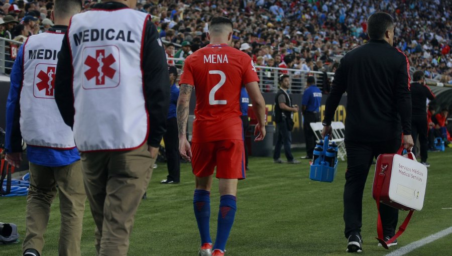 Eugenio Mena sufrió desgarro y le dice adiós a la Copa América Centenario