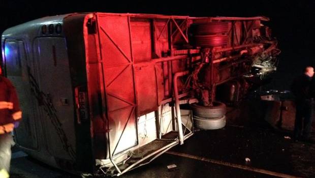 Dos muertos deja volcamiento de Bus en San Bernardo