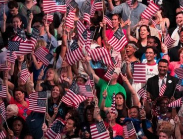 Hillary Clinton se declara vencedora y celebra ser la primera mujer candidata a la presidencia de un gran partido en EE.UU.