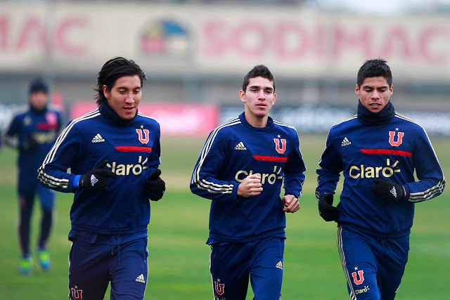 Everton se potenciaría con dos jugadores de Universidad de Chile
