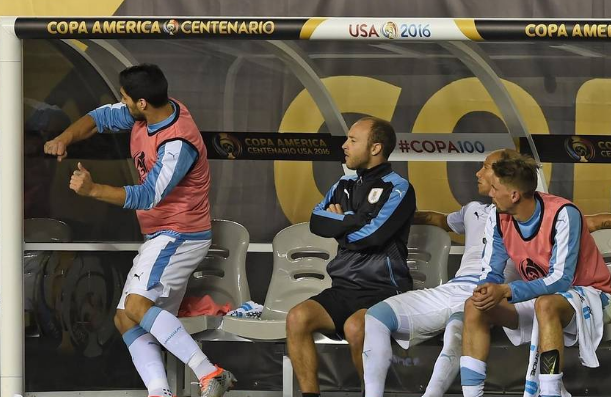 El show de Luis Suárez, los memes y la declaración del técnico charrúa Tabárez