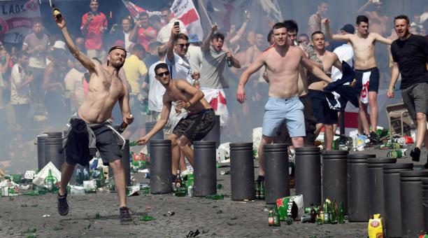 Al menos cinco heridos en incidentes entre hinchas ingleses y rusos