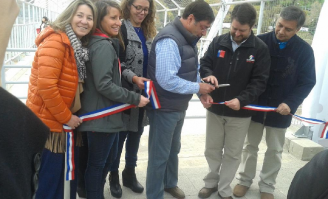 Inauguran pasarela peatonal que beneficiará a 15 mil vecinos de Lo Barnechea