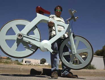 Esta es la bicicleta del futuro y fue hecha solo con cartones