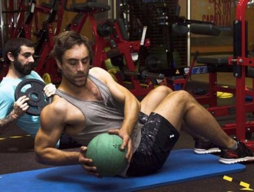 El secreto cuerpo que esconde el actor Álvaro Gómez