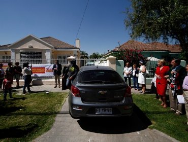 Nuevo Portonazo: Al menos cinco “niños” le arrebataron su automóvil a mujer en Las Condes