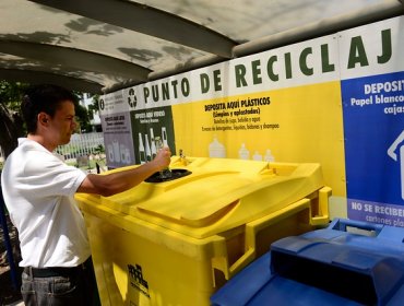 El Corte Inglés lanza plan de sensibilización medioambiental con contenedores