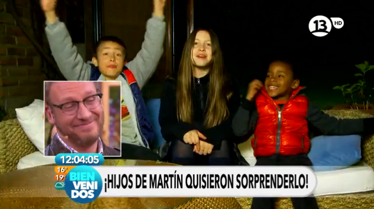 Hijos de Martín Cárcamo desnudan al animador en pantalla
