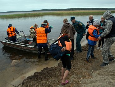 Tragedia: 15 niños mueren atrapados en una tormenta en un lago en Rusia