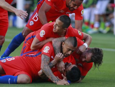 Gary Medel postea desde el camarín: Todos juntos a la final