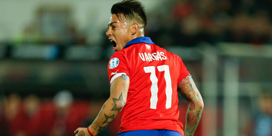 Padre de Eduardo Vargas contó como vivió los 4 goles de su hijo