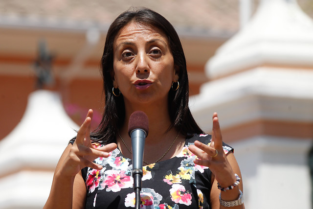 Cecilia Pérez baja candidatura a alcaldesa por Santiago