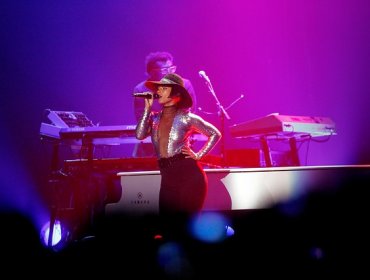 Alicia Keys logra impedir uso de celulares en show