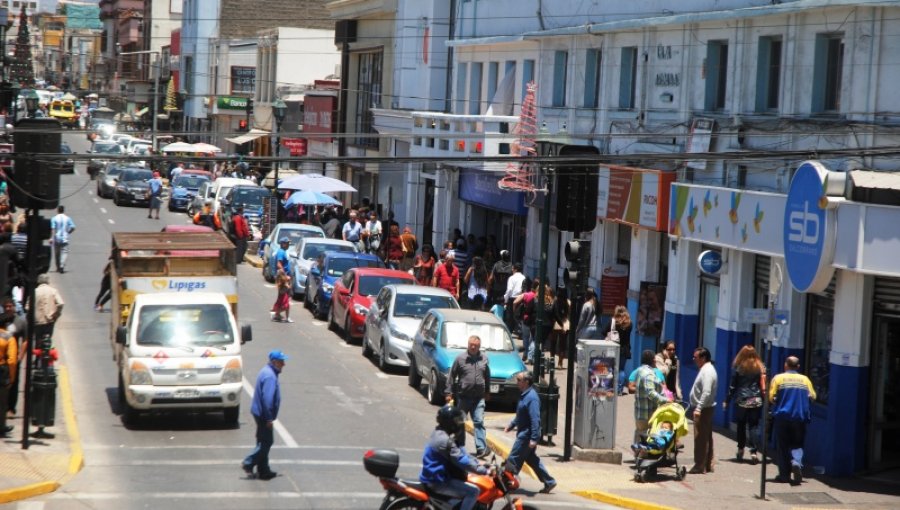 Niña de 4 años queda atrapada bajo un auto en Coquimbo