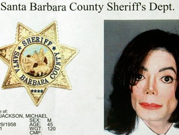 Hallan una extensa colección de pornografía infantil en el rancho de Michael Jackson en California