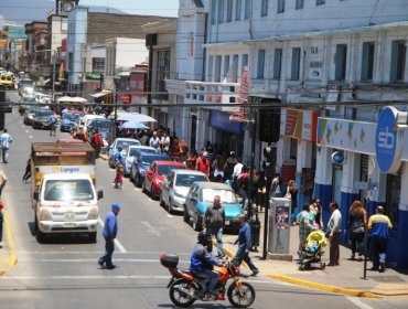 Niña de 4 años queda atrapada bajo un auto en Coquimbo