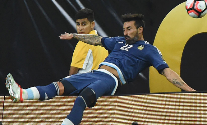 La estrepitosa y brutal caída de Ezequiel Lavezzi que dio la vuelta al mundo