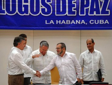 El Gobierno de Colombia y las FARC anuncian un histórico acuerdo para el alto el fuego