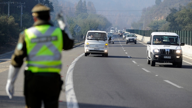 Carabineros les pidió el carné y respondieron a balazos