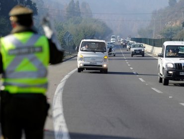 Carabineros les pidió el carné y respondieron a balazos