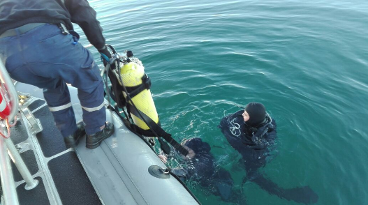 Encuentran el cuerpo del piloto de la avioneta que cayó en el mar de Chonchi