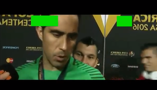 Medel le toca el trasero a Bravo y lo trollea en plena entrevista