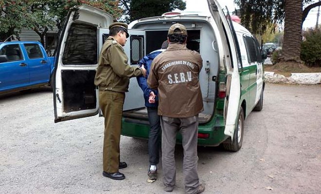 Video muestra polémica detención de Carabineros a hombre que vendía frutas en Temuco