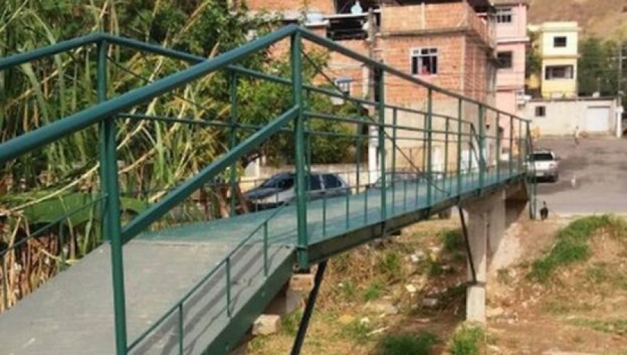 Vecinos hicieron puente 54 veces más barato que lo estimado por su alcaldía